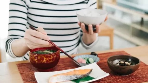 5 Aturan Makan Unik yang Ada di Jepang!